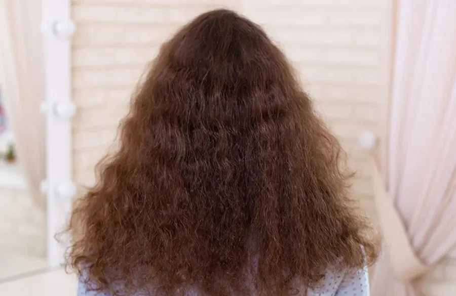 12 Tips Ampuh Mencegah dan Mengatasi Rambut Mengembang