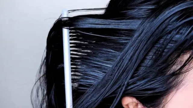 3 Tips Edukasi dan Medis untuk Mengatasi Rambut Berminyak