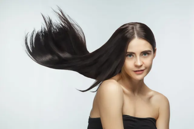 Bye-Bye Rambut Lepek! Ini Tips Mengatur Kulit Kepala Berminyak